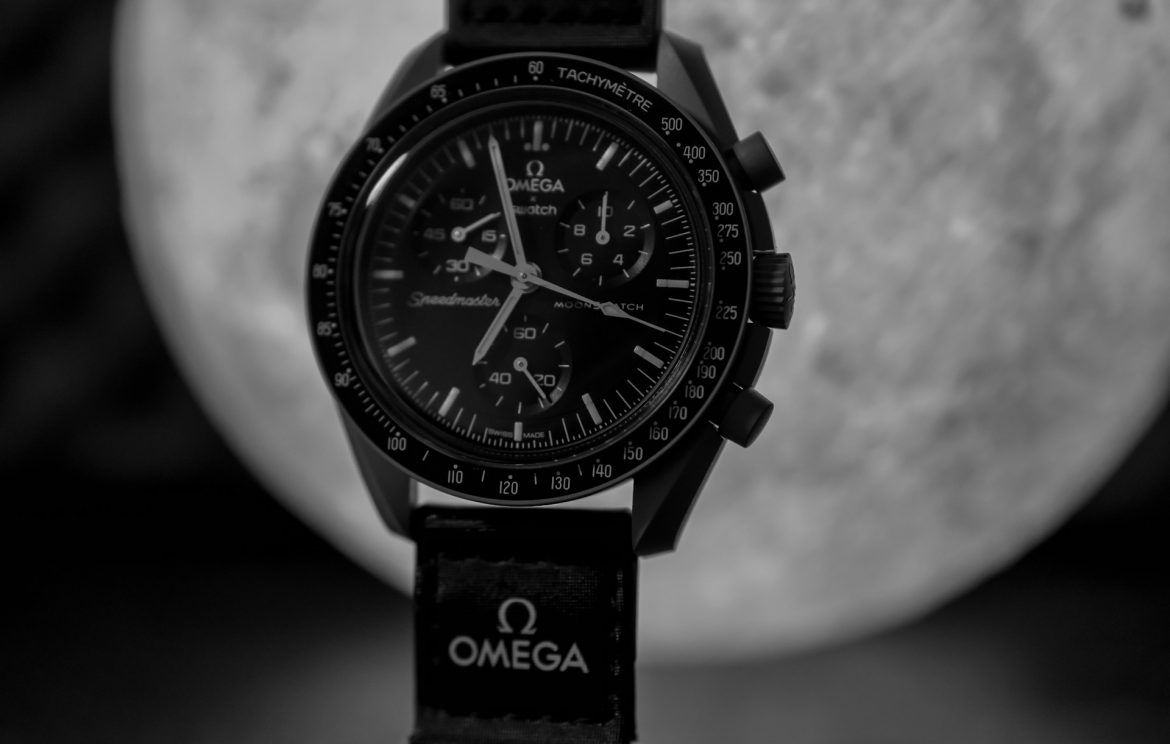Swatch携手OMEGA推出MoonSwatch全新力作：Moonshine Gold地球盈亏相表腕表即将登场